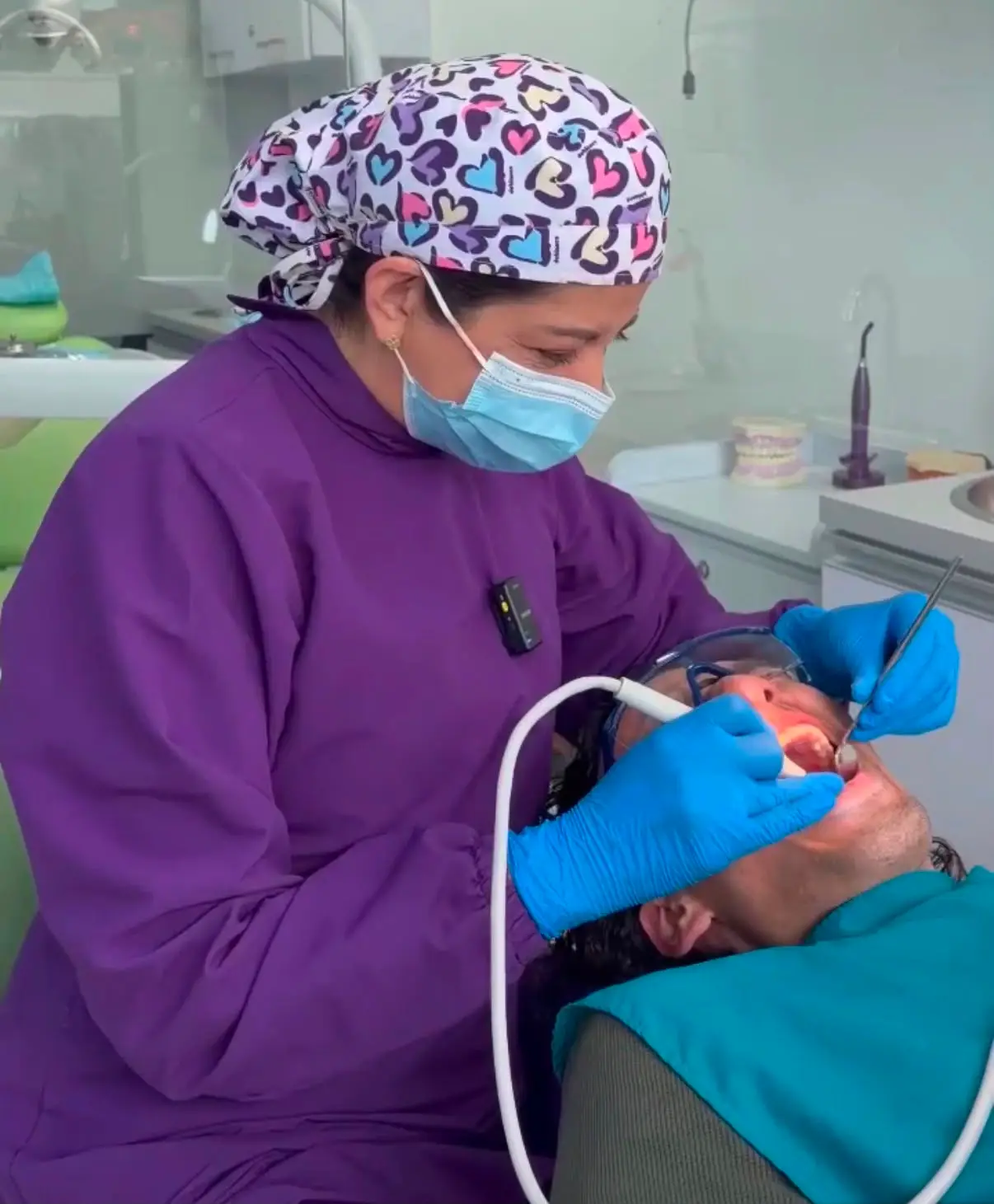 Fase higiénica dental previa a la colocación de resinas estéticas